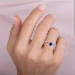 Alternative view of Witgouden Damesring Diamant 0.18 ct Saffier 0.40 ct14 karaats